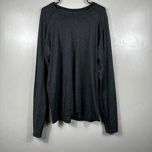 Lululemon Men’s Metal Vent Tech Long Sleeve Shirt 2.0
Deep Coal / Black Size XL